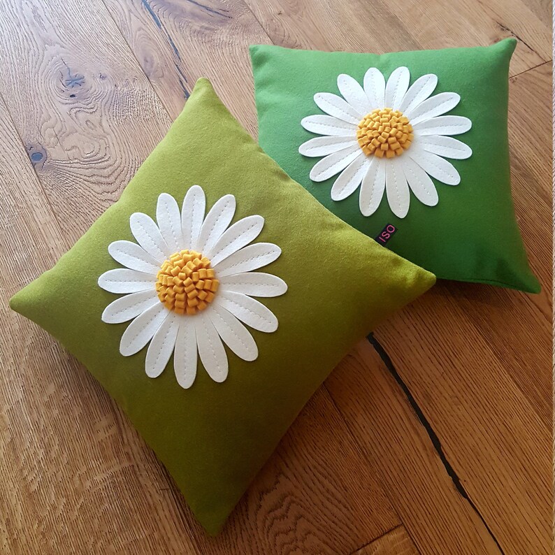 Isolyn Daisy Cushion Cover. It is a bright and fun cushion which will brighten up any room. Size 35x35cm or 40x40cm, Lovely gift image 3