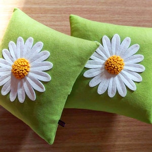 Isolyn Daisy Cushion Cover. It is a bright and fun cushion which will brighten up any room. Size 35x35cm or 40x40cm, Lovely gift Bright Green