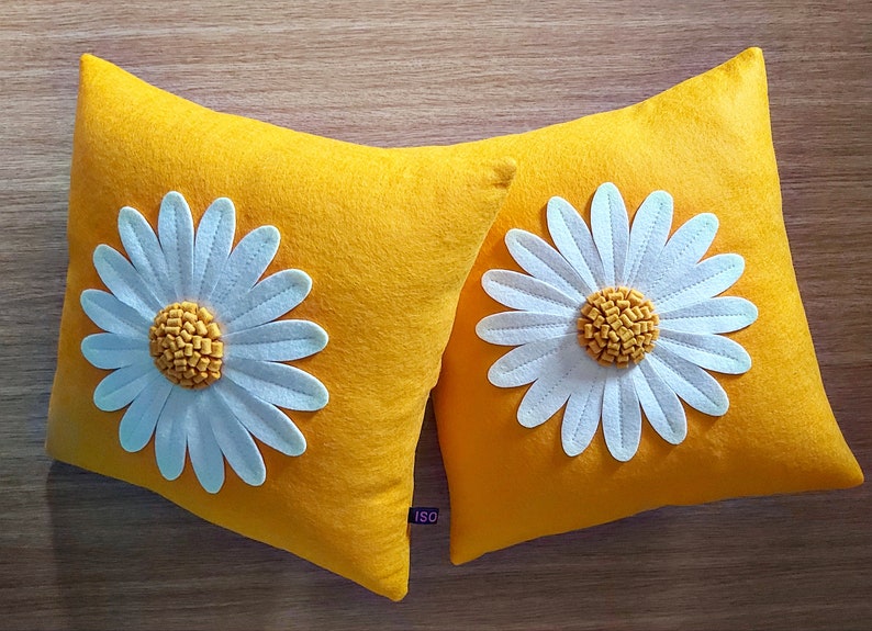 Isolyn Daisy Cushion Cover. It is a bright and fun cushion which will brighten up any room. Size 35x35cm or 40x40cm, Lovely gift Yellow