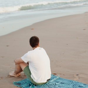 Packable, Eco-Friendly, Sand-Free Beach Towel image 9