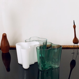 Alvar Aalto Iittala white glass vase (small)