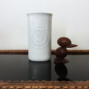 AK Kaiser Sunburst Relief Porcelain Op-Art Vase