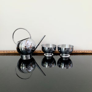 Chase chrome art deco Russel Wright orb pitcher