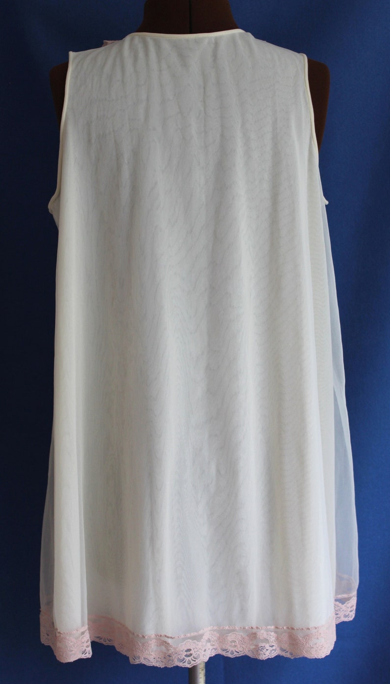 vintage Miss Elaine nightgown size MEDIUM short A-line dress light yellow nightdress with salmon pink lace trim 1960s chiffon dress