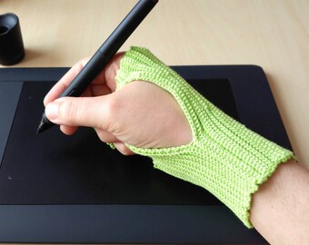 Protective Crochet Glove for Digital Artist