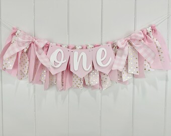 Pink Gingham Girl 1st Birthday High Chair Banner, Pink and Gold Birthday Party Fabric Bunting Decoration, Girl First Smash Cake Wall Sign