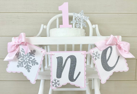 Snowflake High Chair Banner| Winter ONEderland| Girl 1st Birthday| One Banner| Matching Snowflake Cake Topper and Much More Decor! Il_570xn