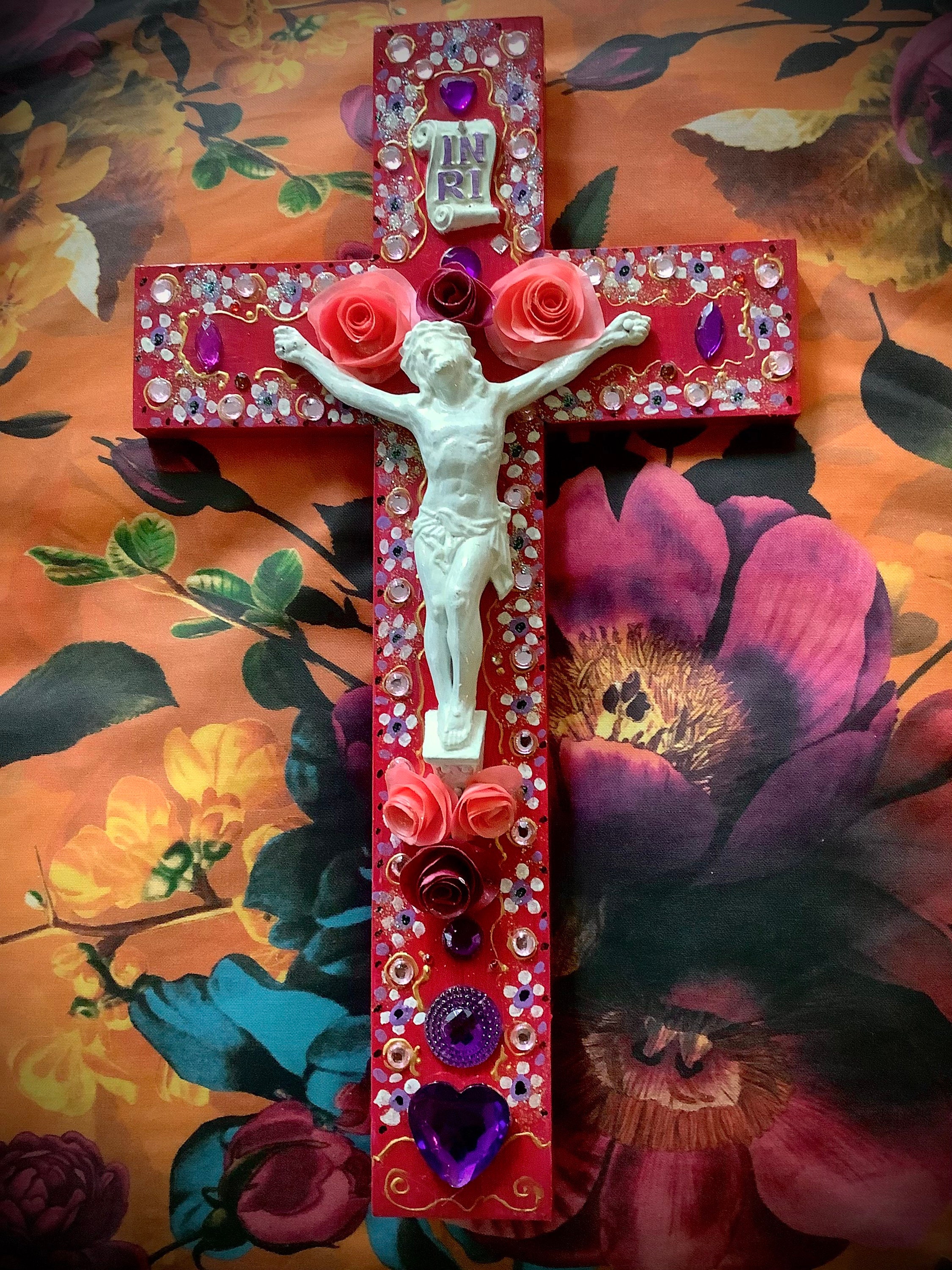 Crucifix Rose, 30 Centimetres