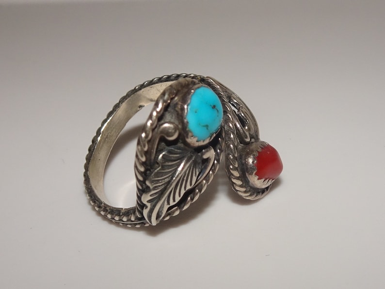Native ~Tribal Bypass Leaf Decor Silver~Turquoise~Red Coral Ring Size 8.5 **Silver Tested**