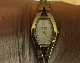Bulova montre-bracelet datant Drake Dating 2013