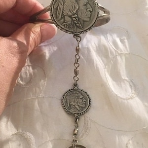 Vintage tinnen buffalo nikkel manchet armband met aangehechte geketende ring