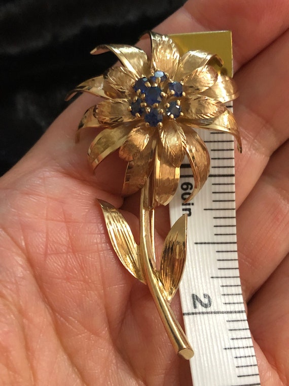 Vintage Solid 14K Yellow Gold Sapphire Flower Bro… - image 3