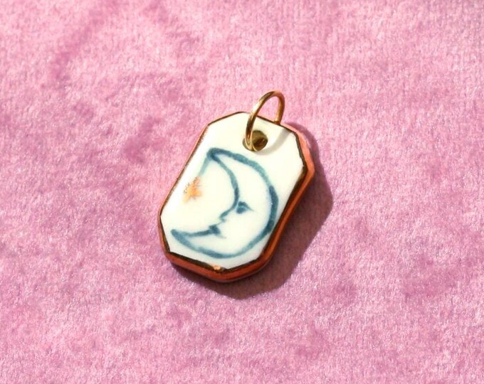 Hand-Painted Ceramic Moon Face Pendant – Gold Lustre Celestial Charm for Necklace