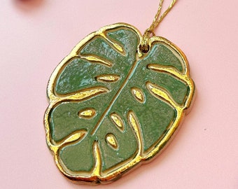 Gold Monstera Leaf Design - Stoneware Clay with Gold Lustre Edge