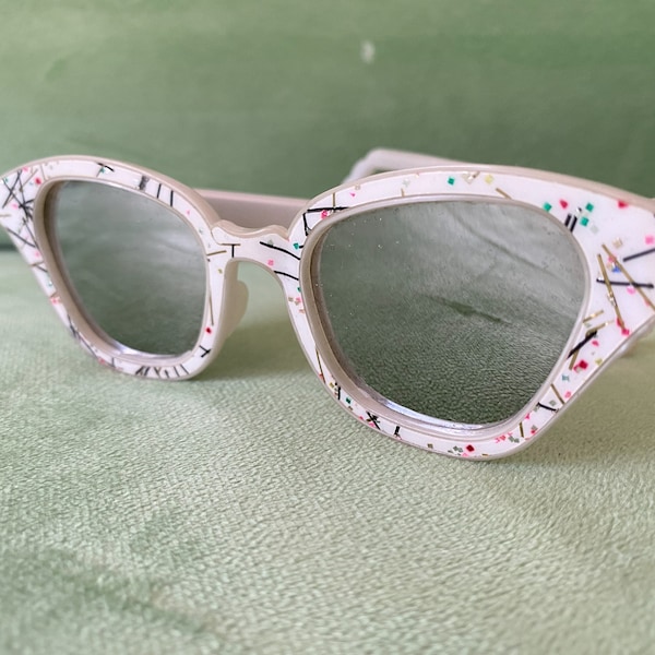 Mid-Century Cat Eye Confetti Sunglasses