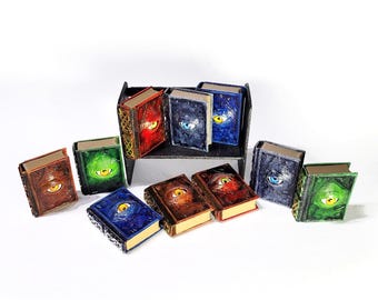 Libri di magia in miniatura con occhio realistico – Accessori e oggetti da collezione per case delle bambole
