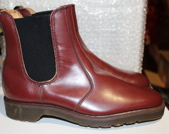 Dr Martens 2976 Burgundy Hi Shine Made in England Chelsea  display picture 1