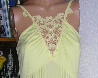 SALE  Vintage 70s, yellow pleated maxi dress, gown, lace, medium, MINT, sun dress, boho, hippie