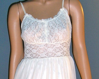SALE Vintage 60s, nylon, lace, tea length, ballerina, white gown, size small, MINT
