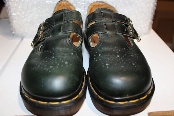 Buckle store doc martens