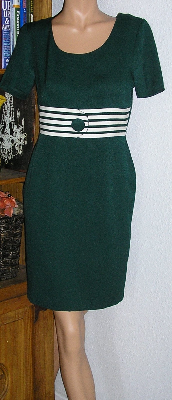 Vintage 80s, emerald green, belted, dress by Scarlett, size 5/6, short sleeve