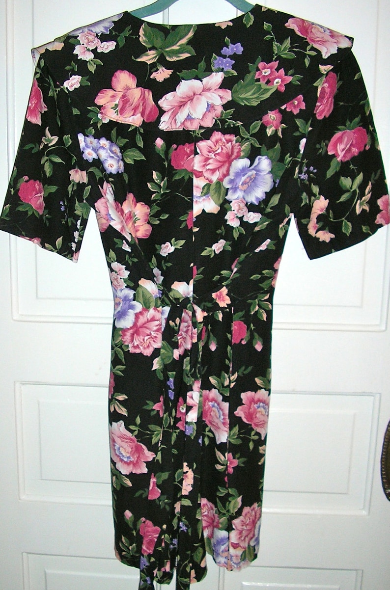 dark floral print sailor collar Vintage 90s floral romper shorts back tie shorts jumpsuit size 9 MINT