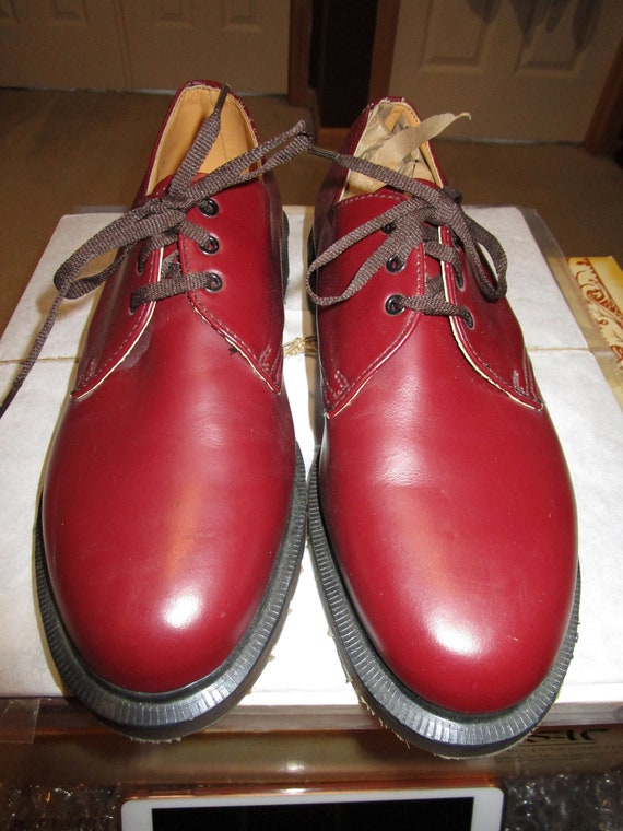 Vintage Doc Marten, red oxfords, red shoes, size … - image 1