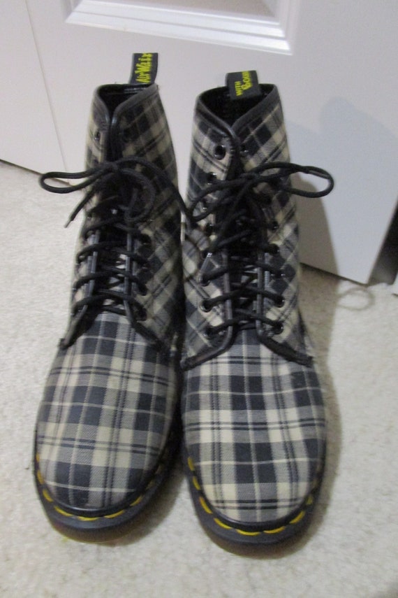 Vintage 90s, Doc Marten, black and white plaid boo