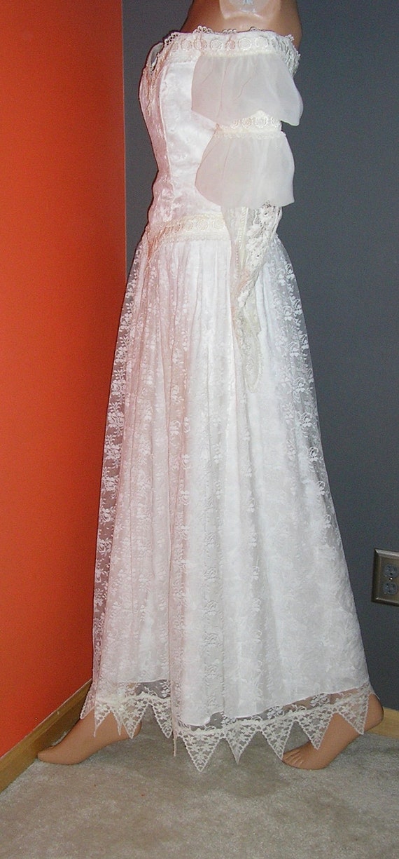 renaissance style wedding dress