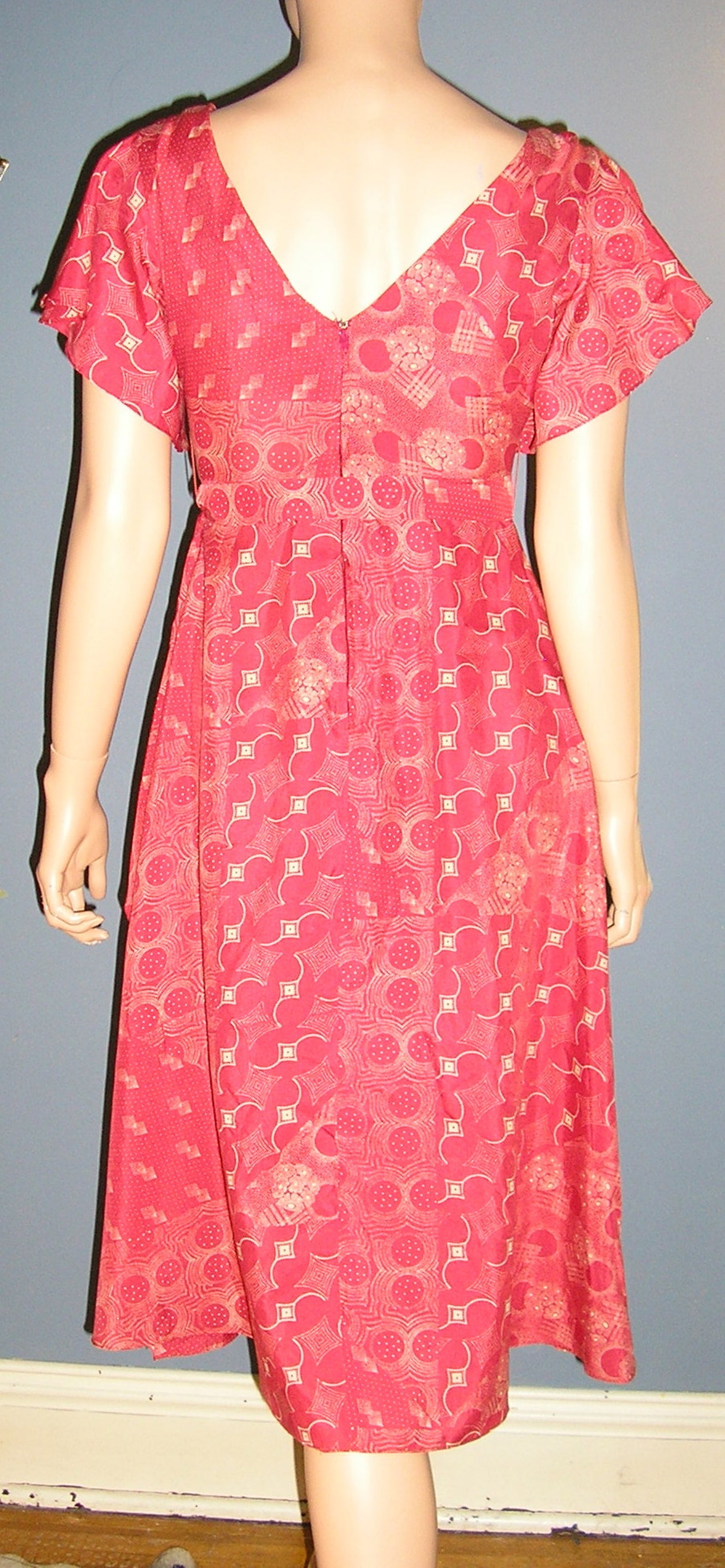 SALE Vintage 70s, 40s Style, Dress, 40s, Flutter Sleeves, Size 5, MINT