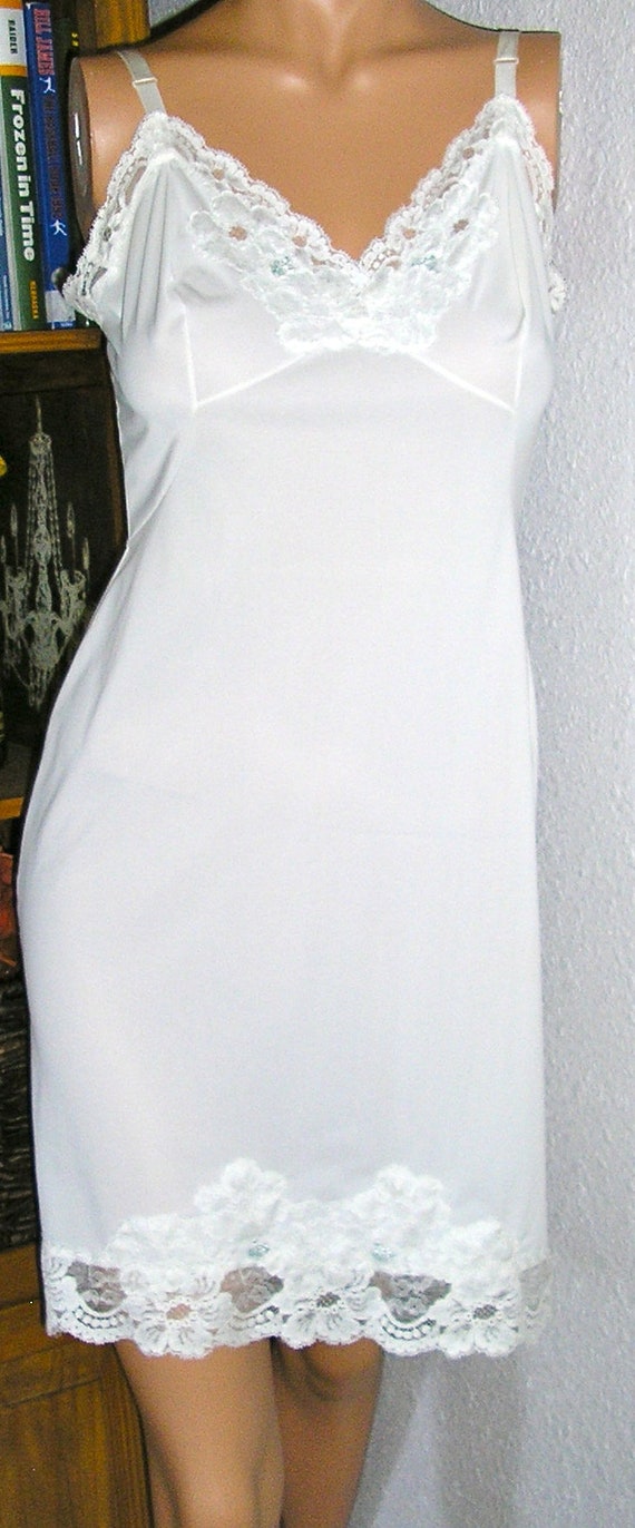 Vintage 60s, Shadowline White Nylon Slip, Lace Trim, 34 Short -  Canada