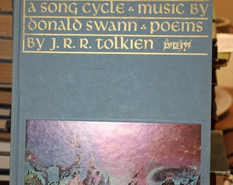 vintage 1967, Tolkien, The Road Goes Ever On, un cycle de chansons, première édition américaine, excellent état.  Objet de collection.
