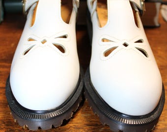 vintage, Doc Marten, blanc, sangle en T, Mary Jane, talons, fabriqué en Angleterre, taille UK 8, femmes américaines 10, hommes américains 9