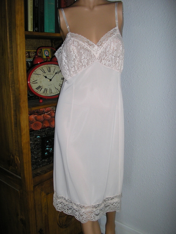 Vintage Van Raalte Full Pink Nylon Slip Lace Opaqu Gem