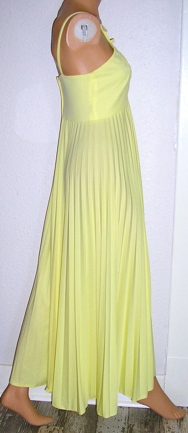 SALE Vintage 70s, Yellow Pleated Maxi Dress, Gown, Lace, Medium, MINT ...