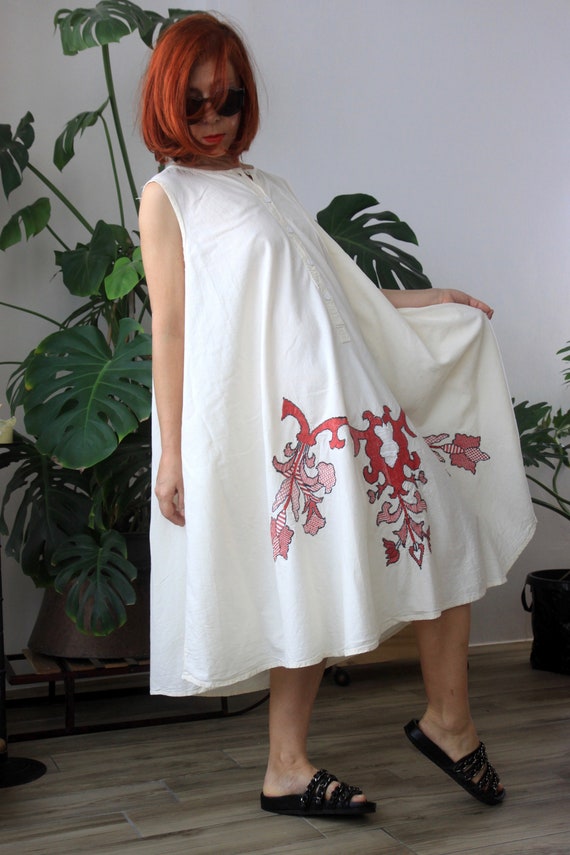 Peasant linen embroidered dress Vintage ethnic su… - image 2