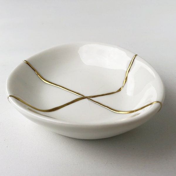 Kintsugi Céramique porcelaine blanc et or bague ou bijoux plat