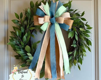 Lazo de cinta natural azul menta hecho a mano para decoración de coronas, buzones y guirnaldas.