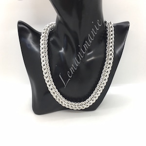Louver chainmail choker