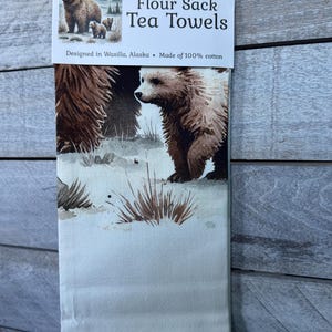 Bear Family Tea Towel: Rustic Woodland Cotton Kitchen Decor