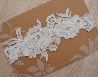 Ivory Lace Garter set Wedding Gift For Brides Ivory, Garter Set, Ivory Garter Belt, Wedding Garter in Vintage, Boho Wedding, Bridal Garter