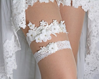 3D off white satin flower appliques bridal cristal garter set for wedding white lace bridal garter boho brides party toss garter white lace