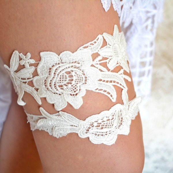 Dreamgirl Plus White Teddy & Garter Belt
