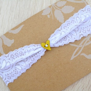 Wedding Gift Yellow Heart Wedding Garter, White Yellow Toss Garter, Prom Keepsake Garter, Wedding Garter, Bridal Garter White Lace Garter