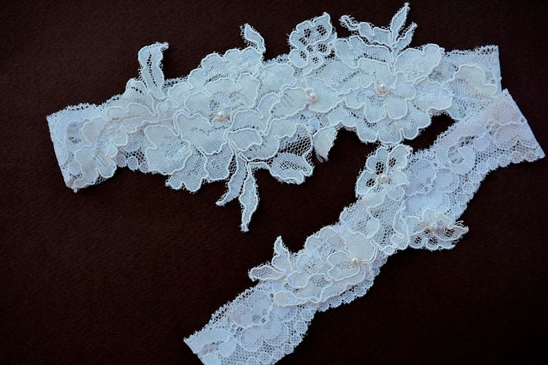 Ivory Garter Ivory Lace Wedding Gift Rustic Garter Set, Ivory Garter Belt, Wedding Garter in Vintage, Boho Wedding Garters Bridal Garter Set image 9