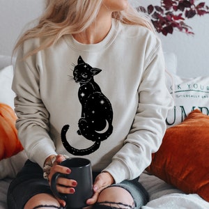 Black Cat Sweatshirt, Black Cat Shirt, Black Cat Sweater, Halloween Sweatshirt, Oversized Sweatshirts, Spooky Sweatshirts, Cat Lover Sweater