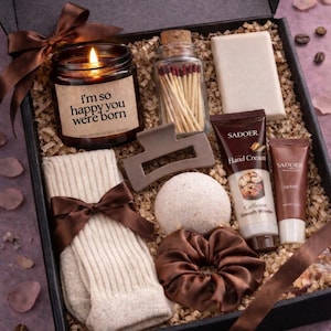 Coffret cadeau d'anniversaire | Cadeau d'anniversaire pour elle | Cadeau d'anniversaire bougie réconfortante | Boîte d'anniversaire de luxe pour ami | Prêt à offrir