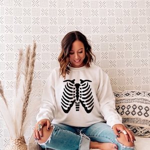 Ribcage Sweatshirt, Halloween Sweatshirt, Halloween Costume, Halloween Party Shirt, Creepy Sweatshirt, Halloween Sweater, Bone Sweatshirt