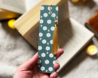 Daisy Chain Bookmark: Green Floral with Silky Tassel