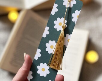 Handmade Emerald Green Daisy Bookmark with Silky Tassel